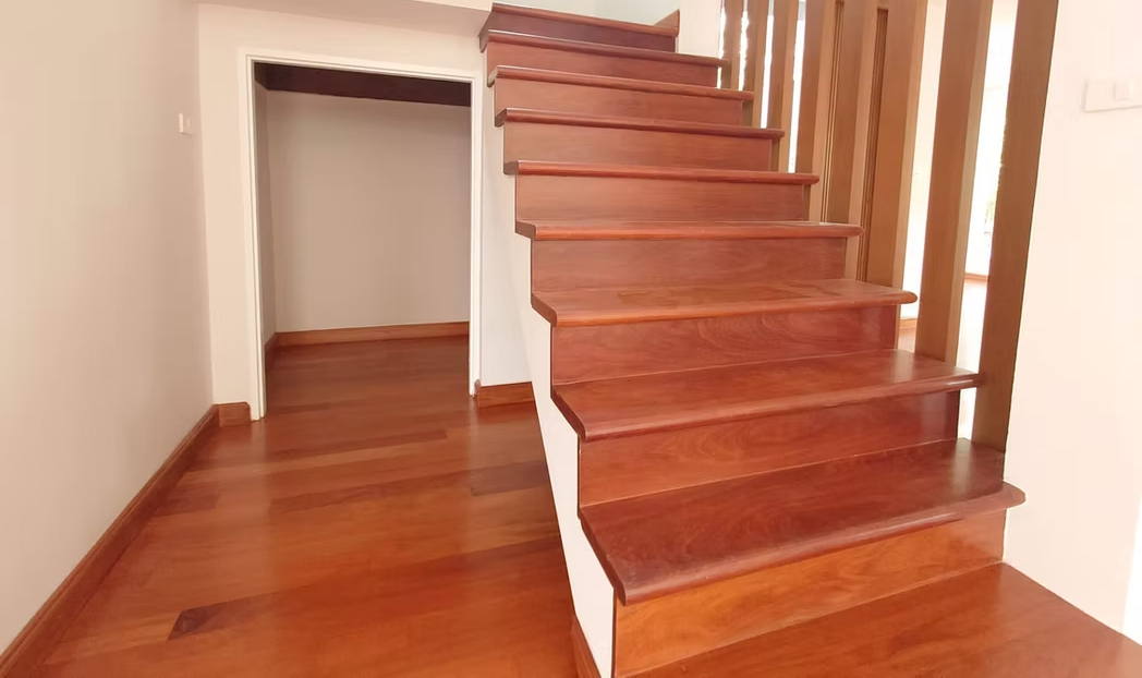 พื้น บันได ไม้มะค่า